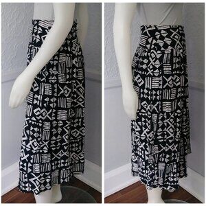 Vintage Black and White Patterned Skirt by Coincidence - casual everyday wardrob